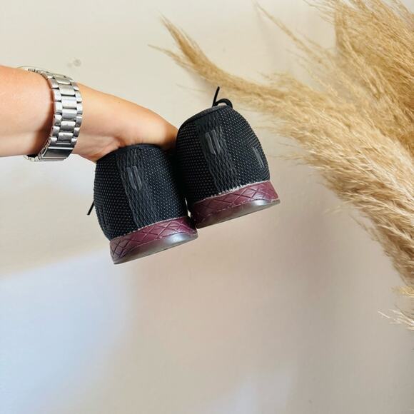 NOBULL Black Red Texture Gradient Unisex Lace Up Athletic Gym Shoe Sneakers 10.5 - Picture 4 of 11